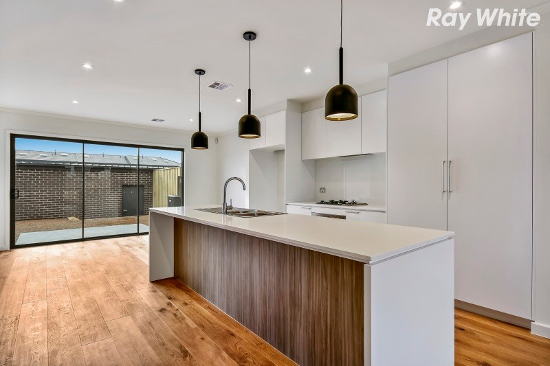 11 Cherry Walk, Wantirna South, VIC 3152