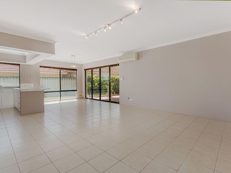 28 Bayside Boulevard, Port Kennedy, WA 6172