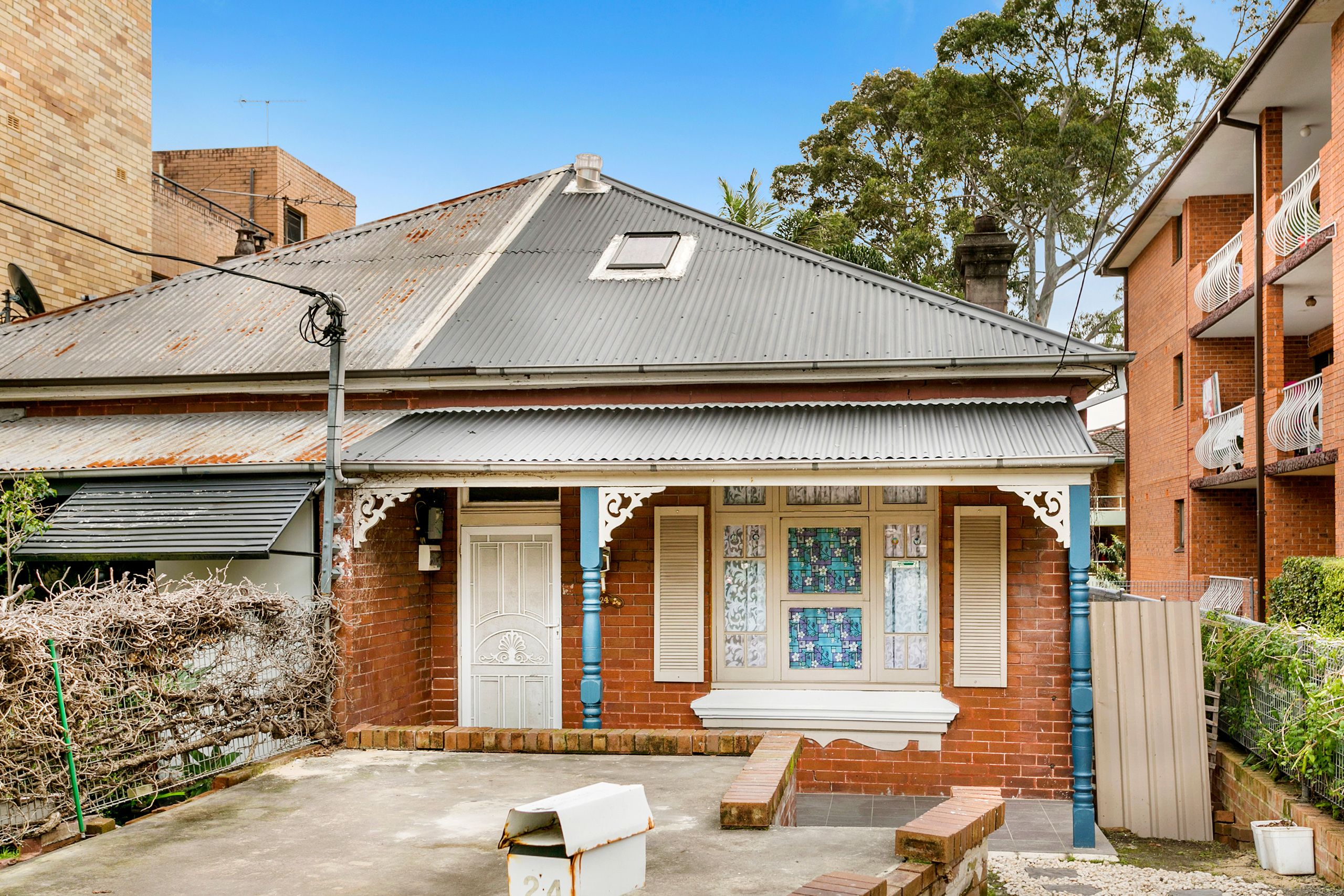 24 Carlton Parade