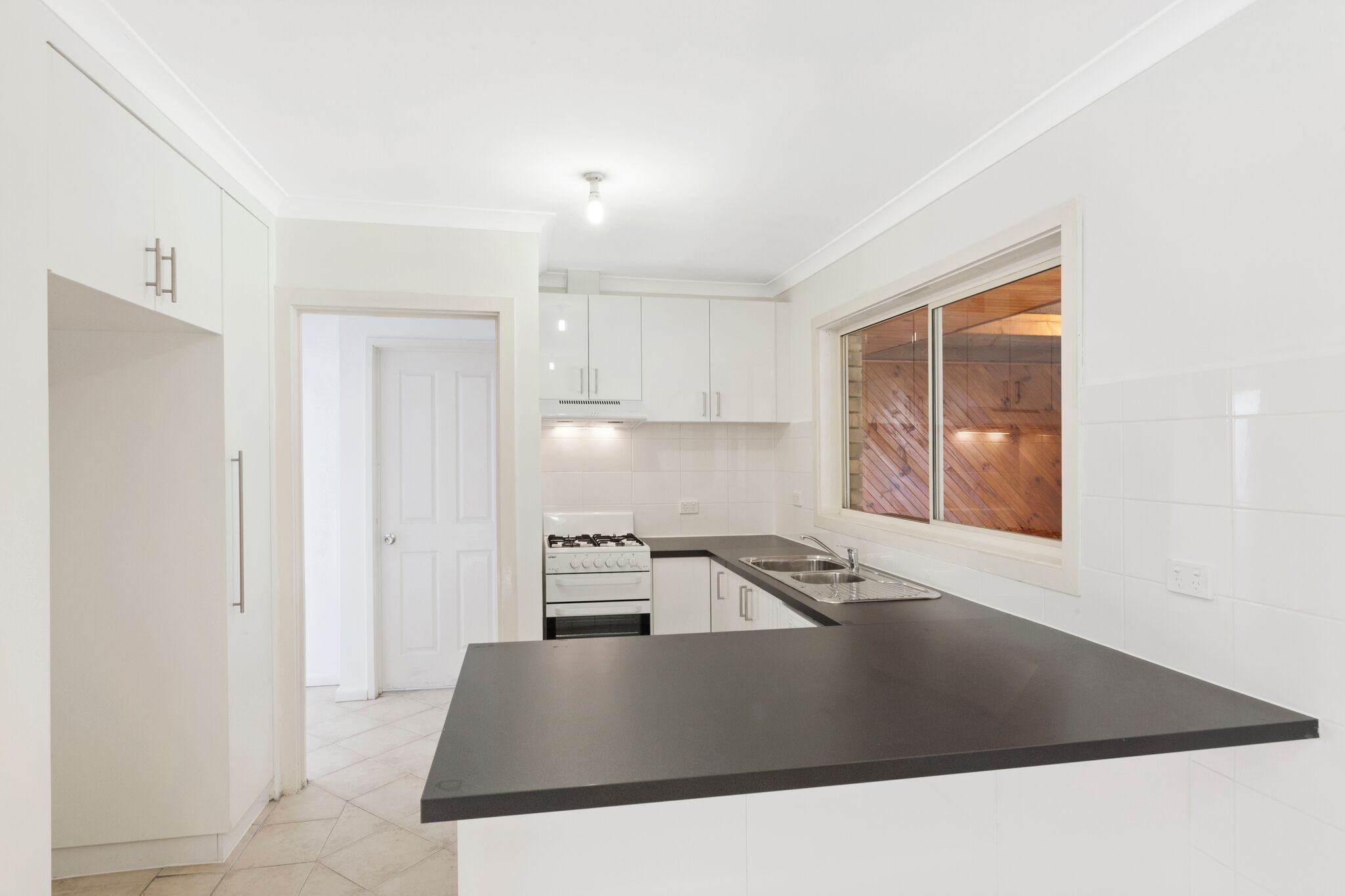 50 Rosslyn Avenue, Seaford, VIC 3198