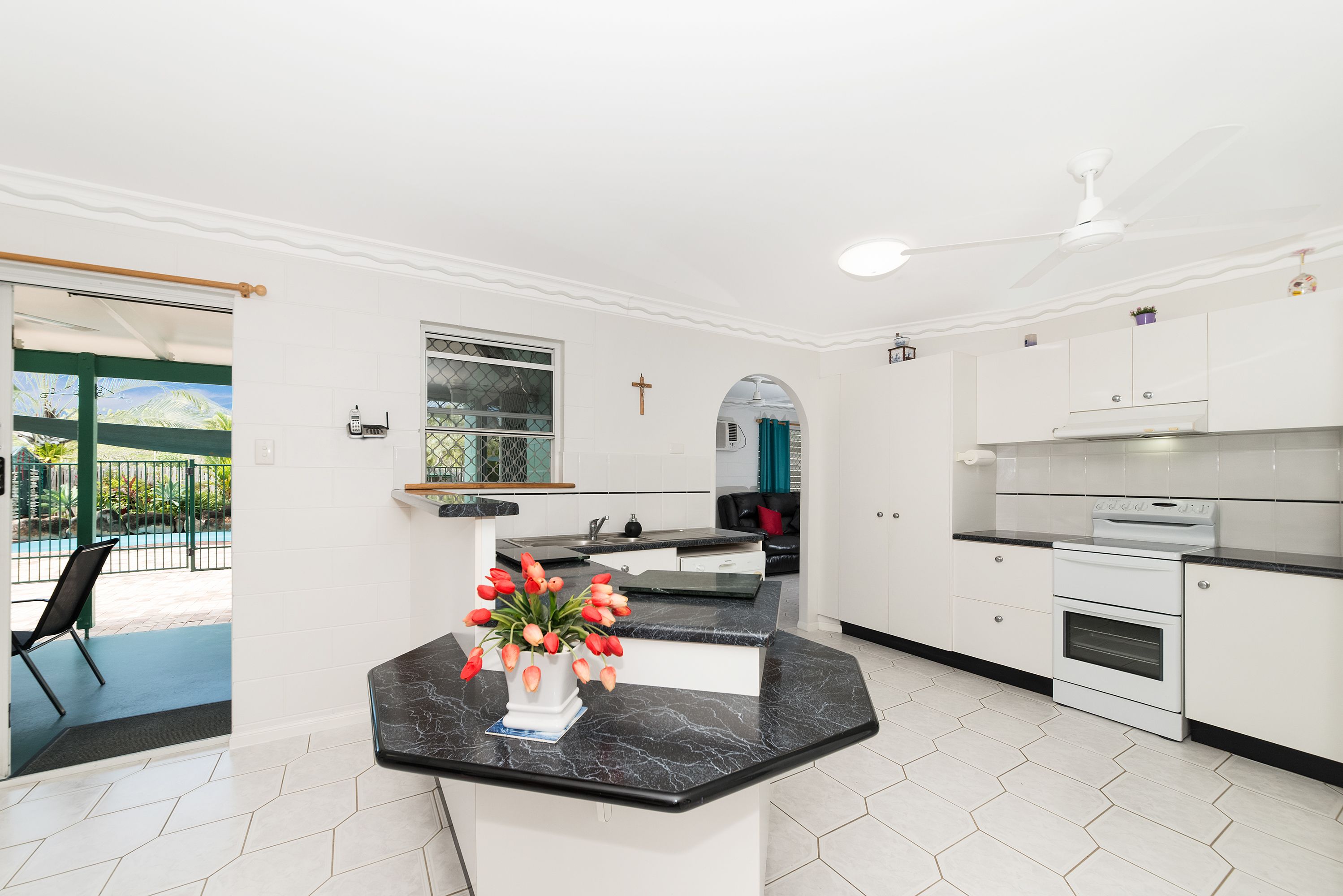 5 Feeney Avenue, Rasmussen, QLD 4815