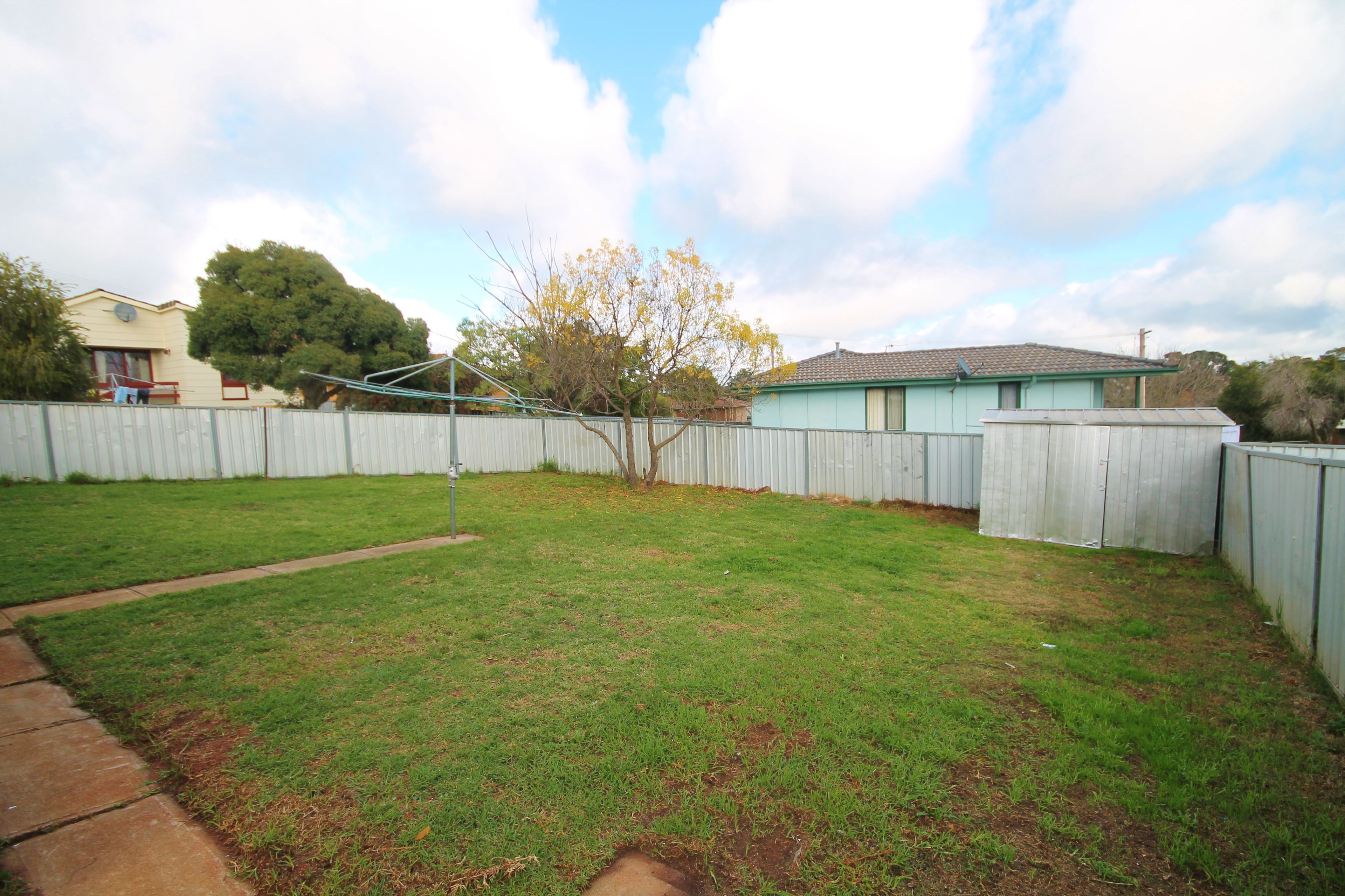 25 Taylor Road, Young, NSW 2594