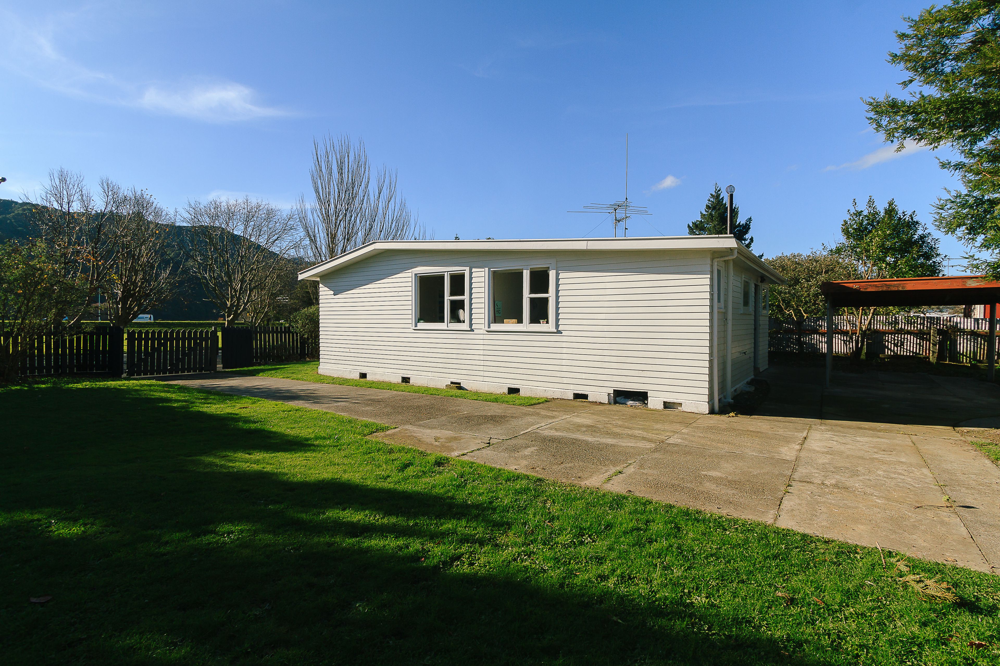 40 Riverbank Street, Ebdentown, Upper Hutt City