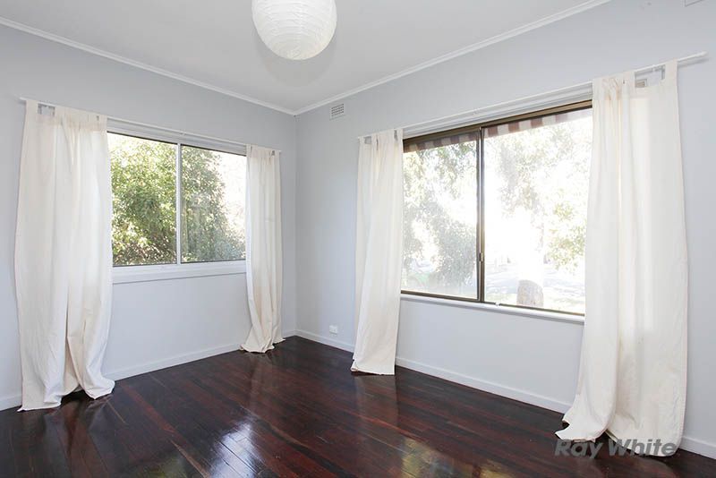14 Pattullo Avenue, Clare, SA 5453