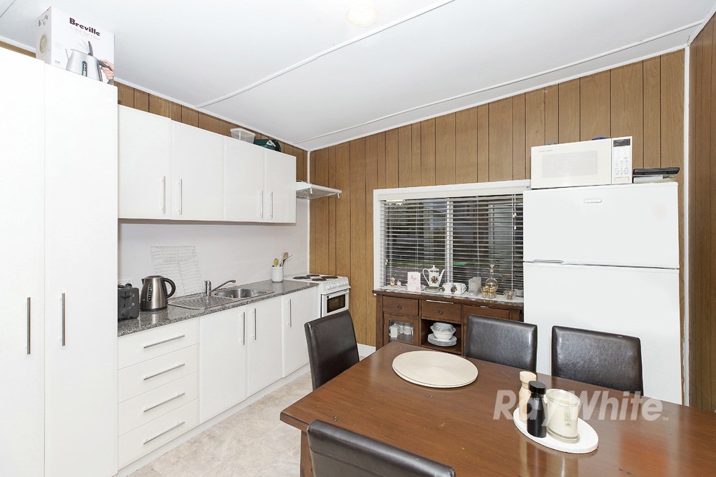 17 Brougham Avenue, Fennell Bay, NSW 2283