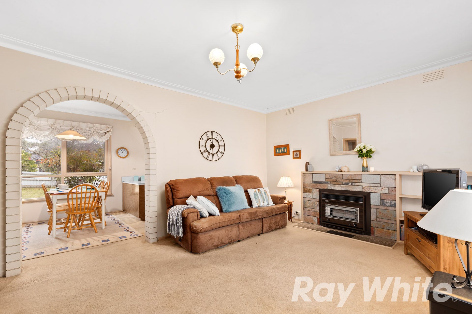 16 Allanfield Crescent, Wantirna South, VIC 3152