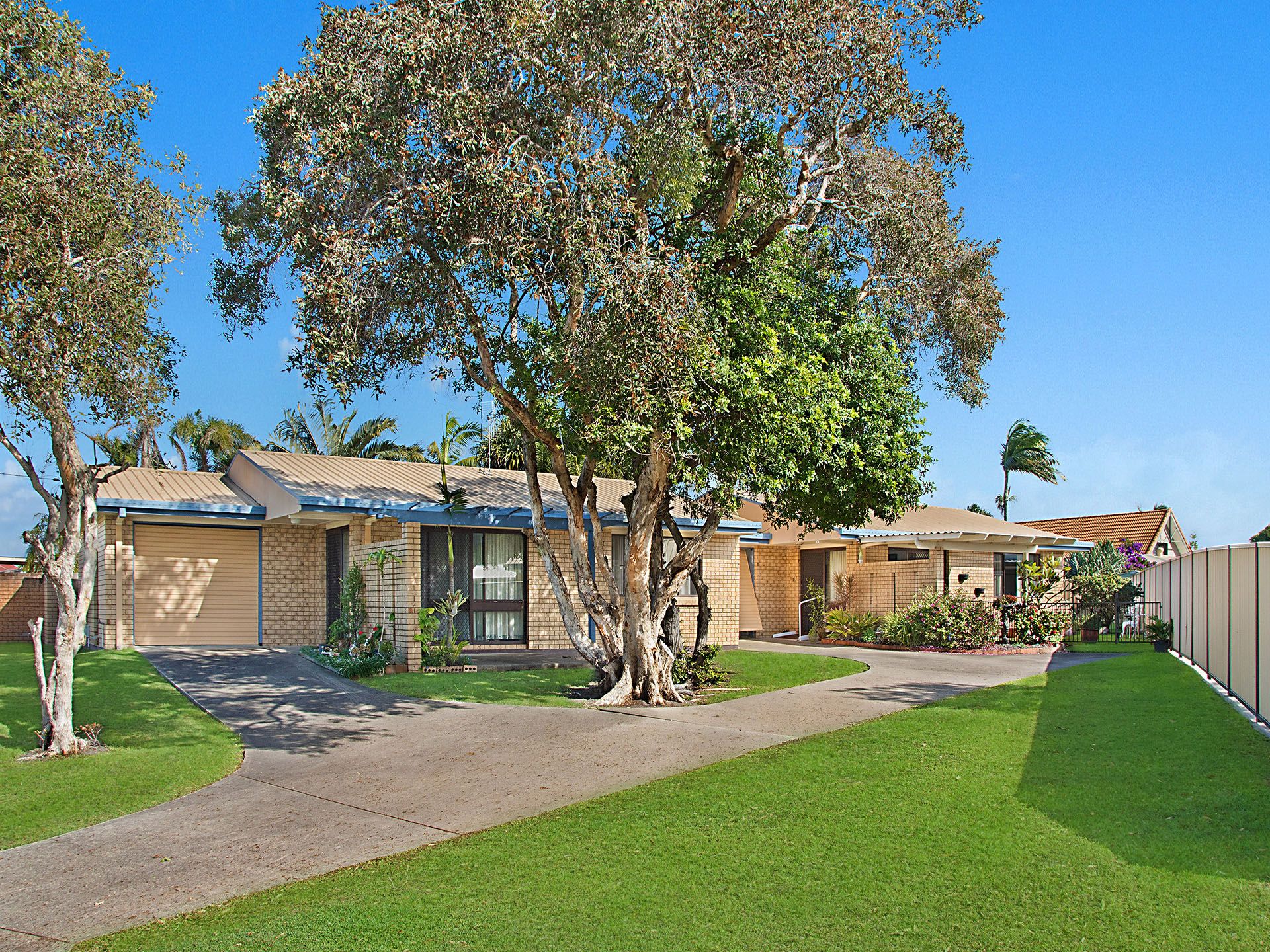 2 Tumala Street, Parrearra QLD 4575