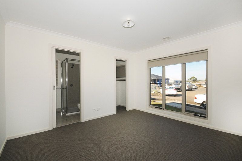 15 Sandstone Circuit, CARRUM DOWNS, VIC 3201