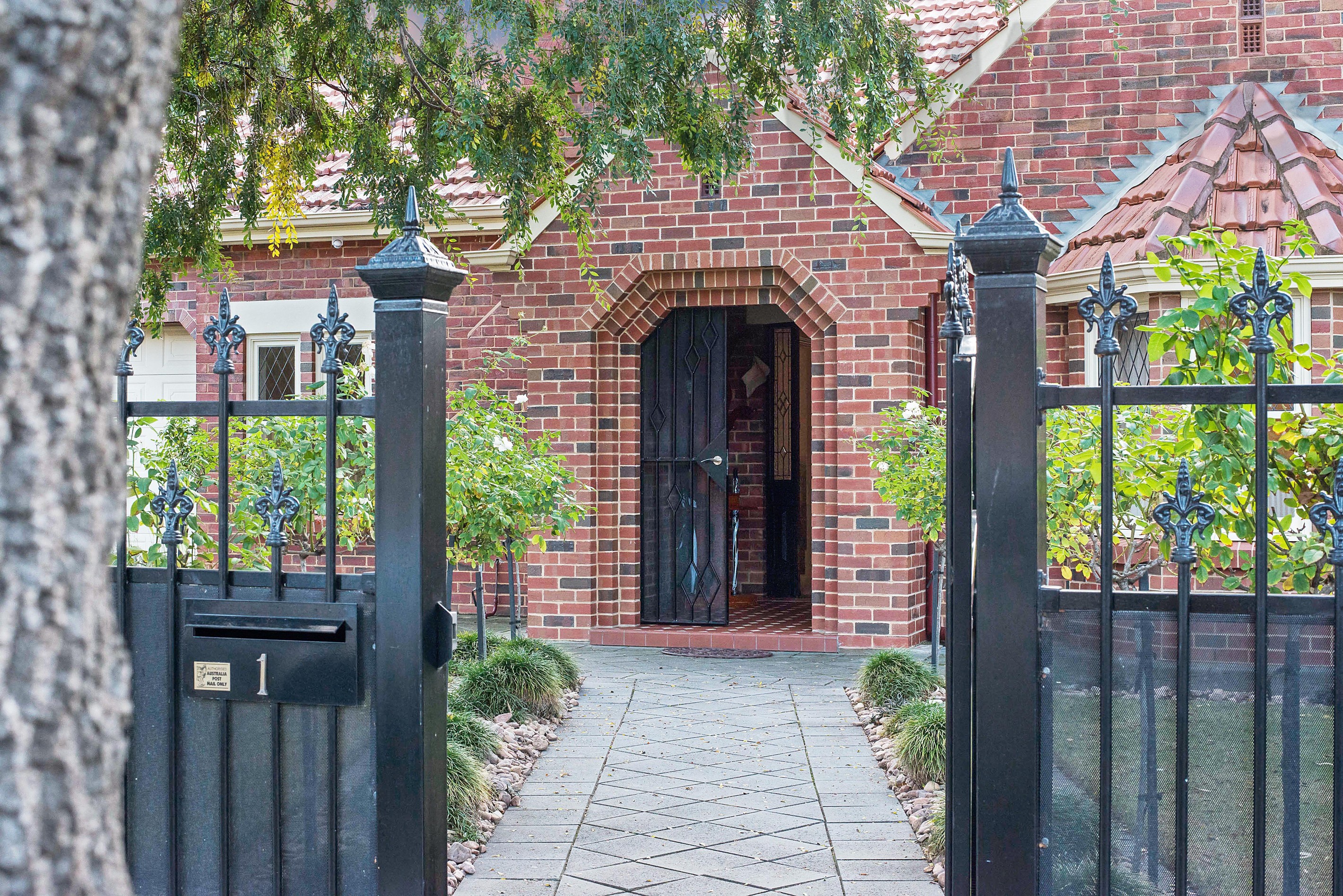 1 The Grove, Woodville, SA 5011