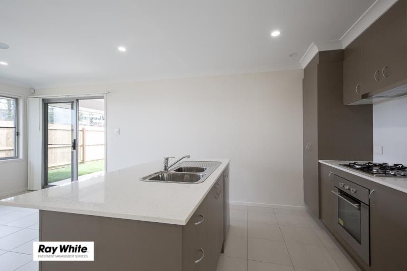 5a Chandon Court, Hillcrest, QLD 4118