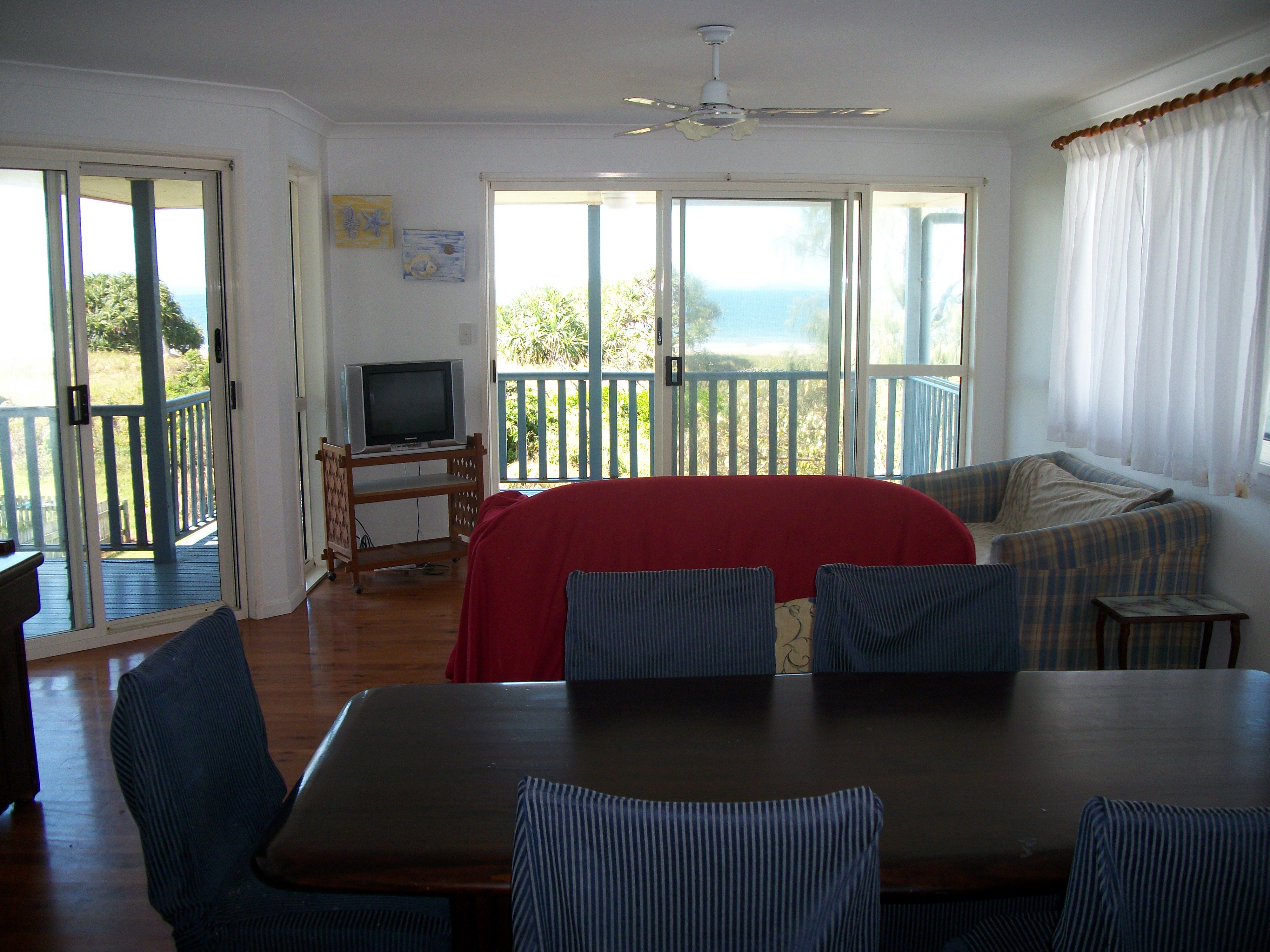 2/39 Kiama Avenue (Upstairs), BANGALEE, QLD 4703