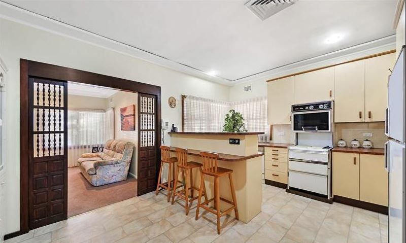 11 Ellesmere Street, Panania, NSW 2213