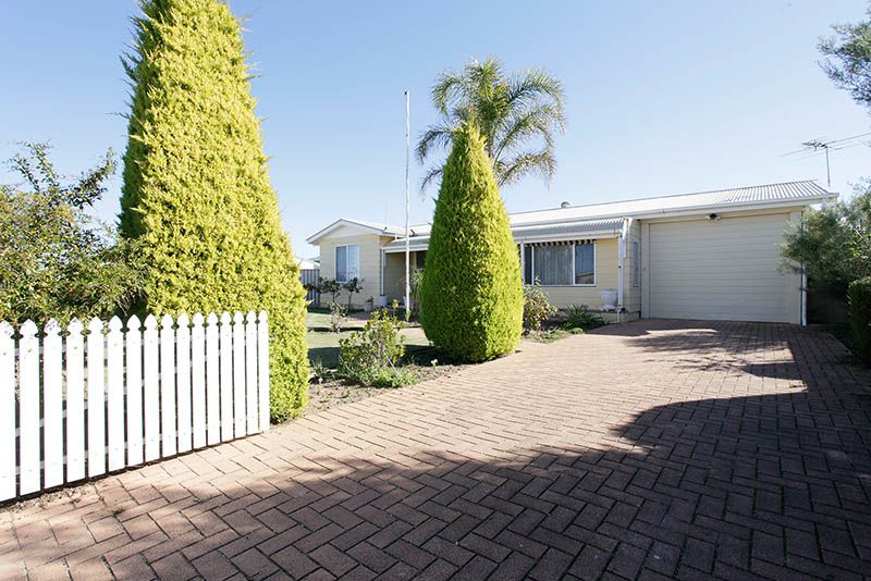 11 Allen Road, Tiddy Widdy Beach, SA 5571