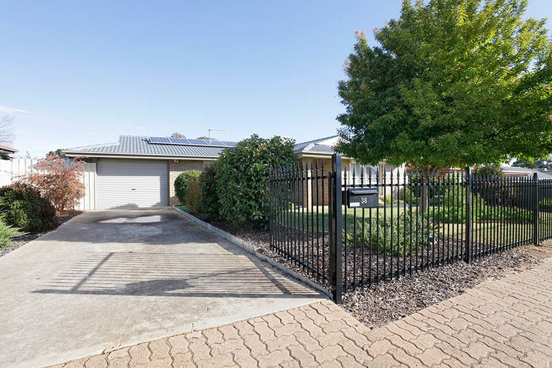 38 Uley Road, Craigmore, SA 5114