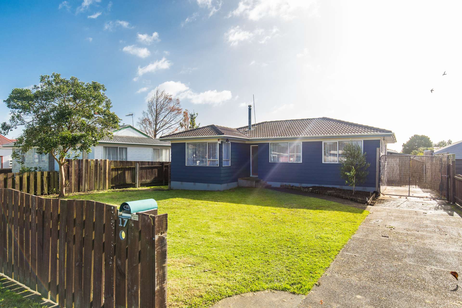 17 Gibbons Road, Weymouth, Manukau City Real Estate Ray White New