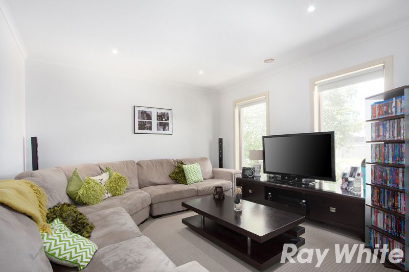 27 Tangelo Terrace, Pakenham, VIC 3810