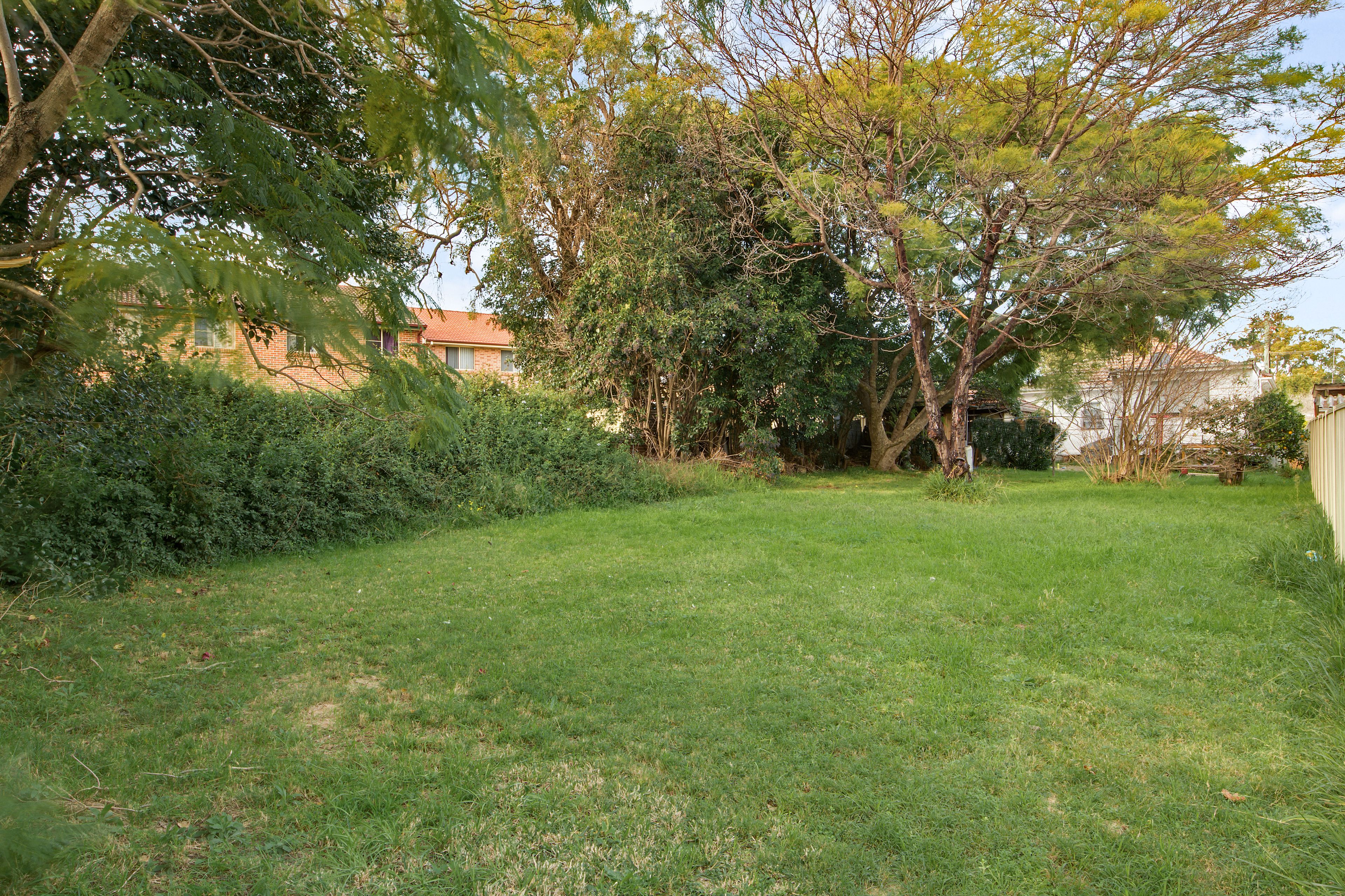 1 Bunbury Road, Macquarie Fields, NSW 2564