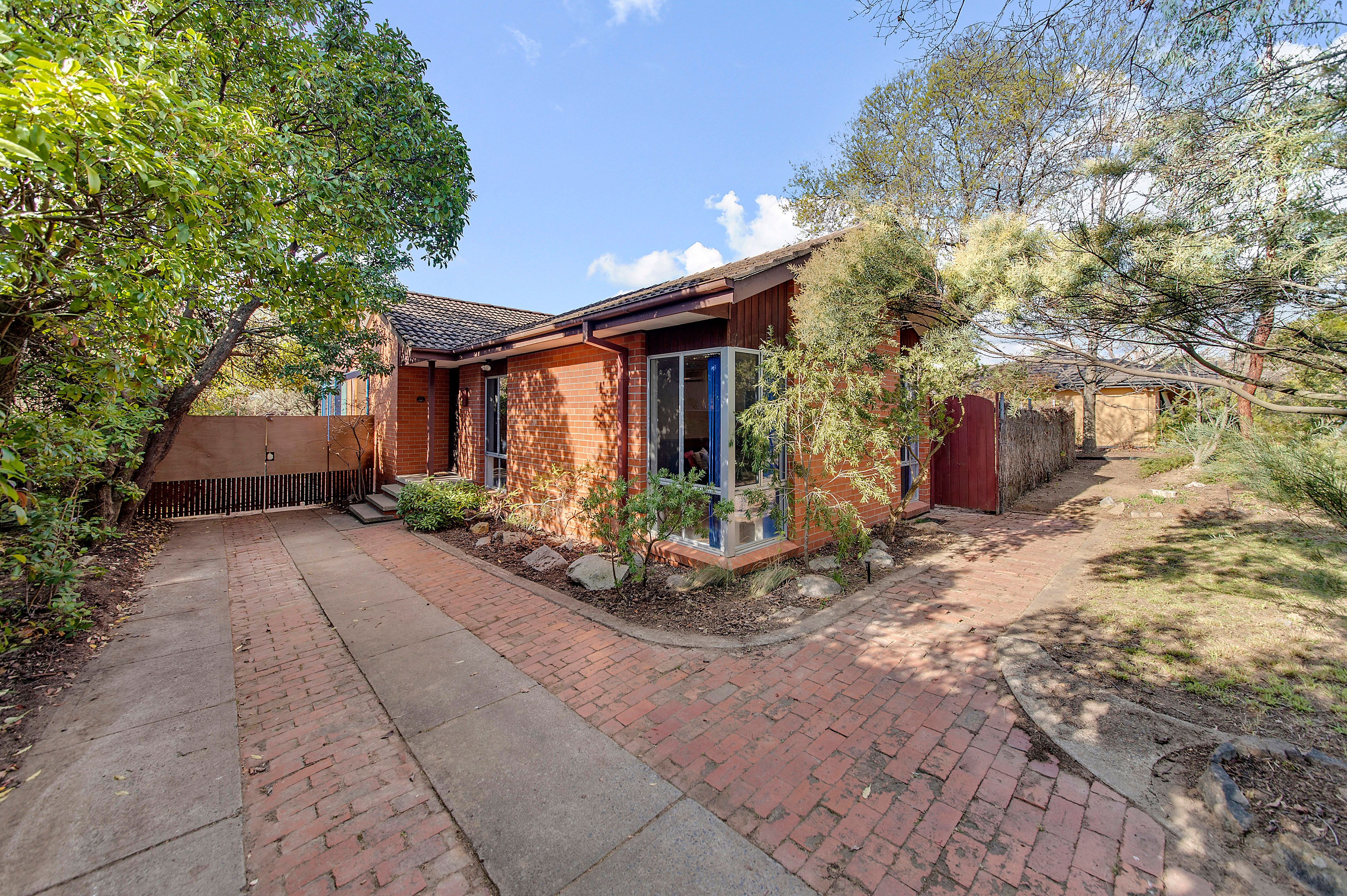 11 Blackman Crescent, Macquarie ACT 2614