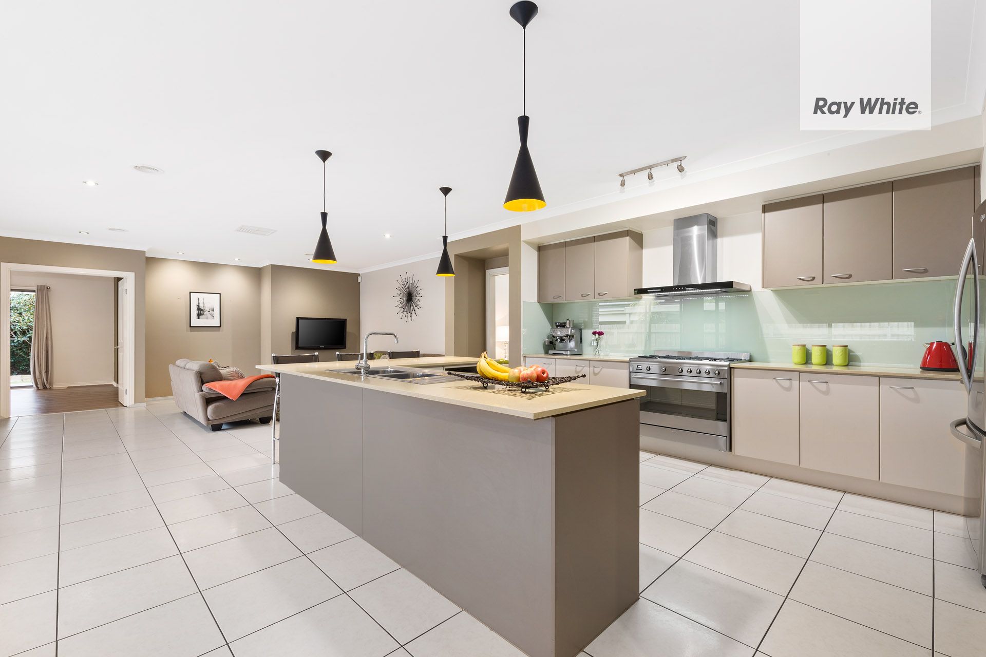 37 Grange Drive, South Morang, VIC 3752