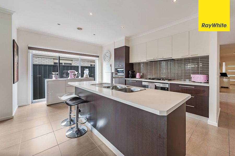 34 Kinglake Crescent, Craigieburn, VIC 3064