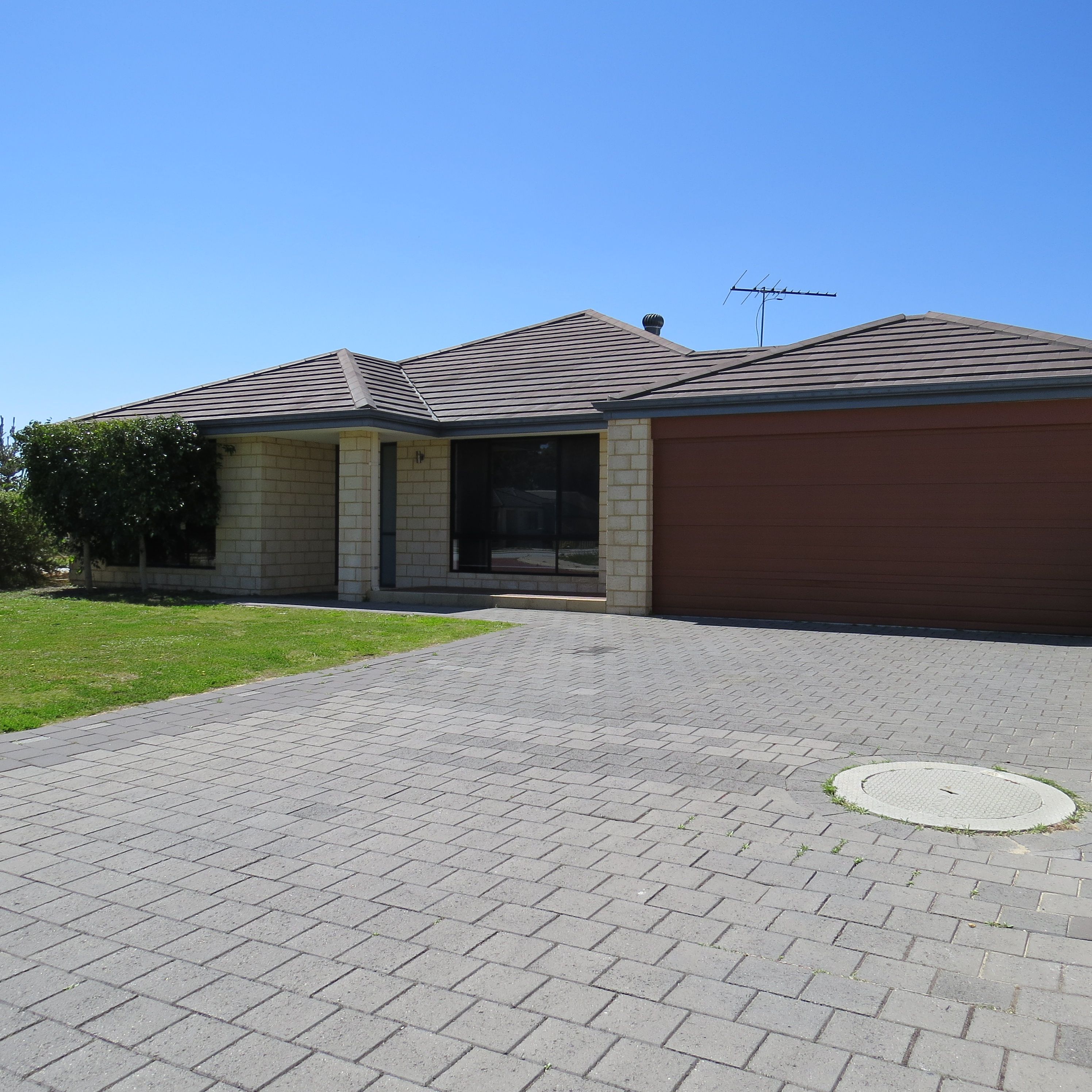 1 Extensa Road, Wattle Grove, WA 6107