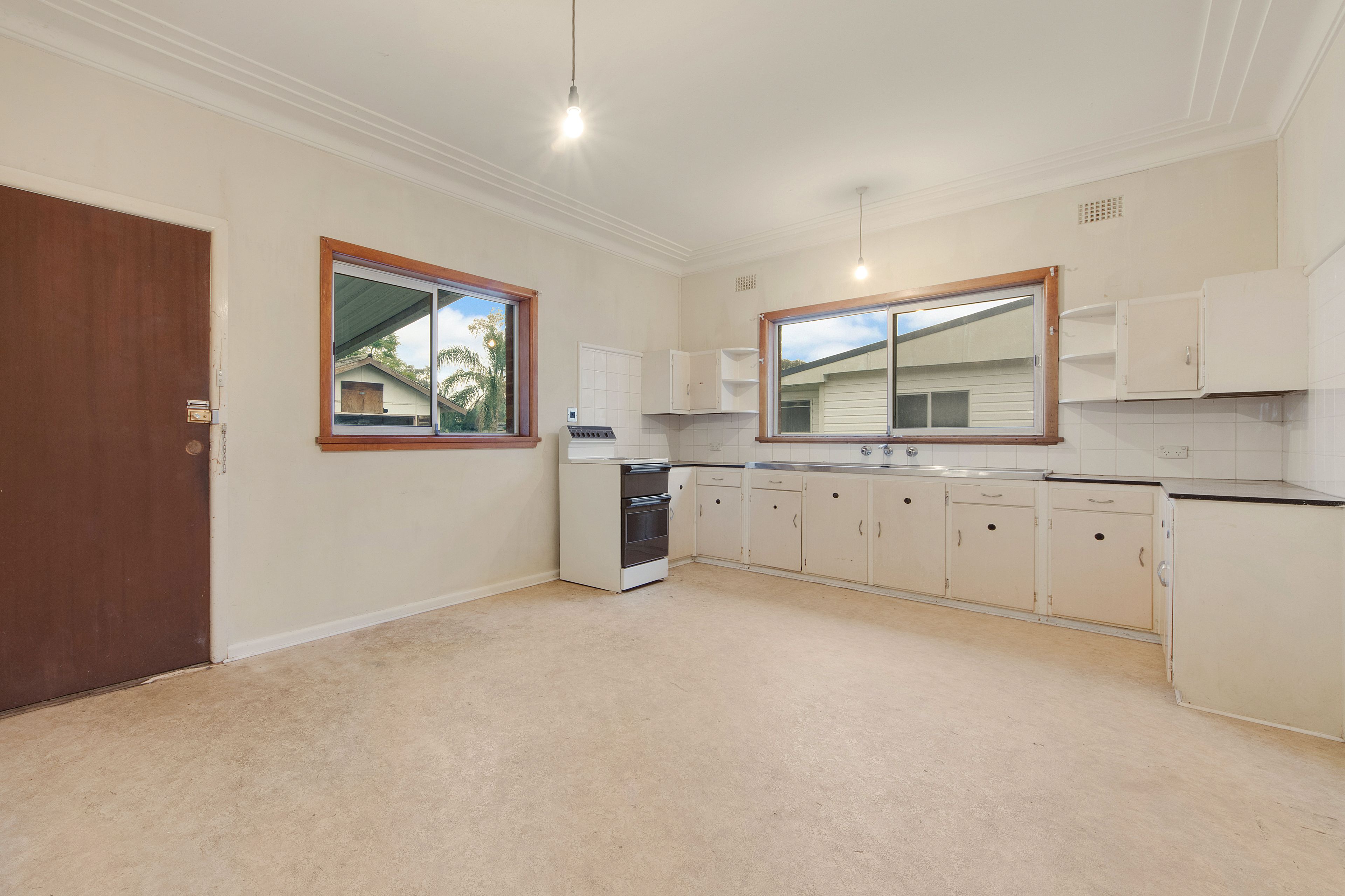7 Lochee Avenue, Minto, NSW 2566