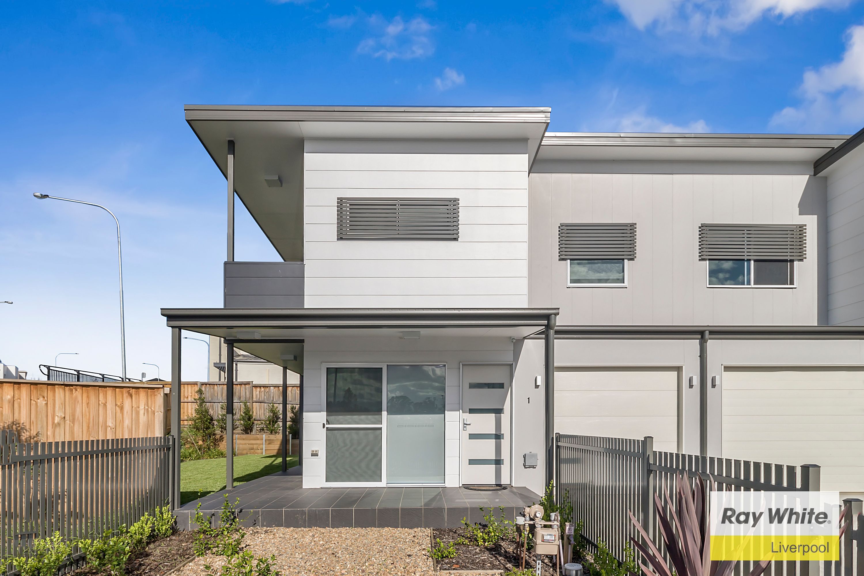 73 Sovereign Circuit, Glenfield NSW 2167