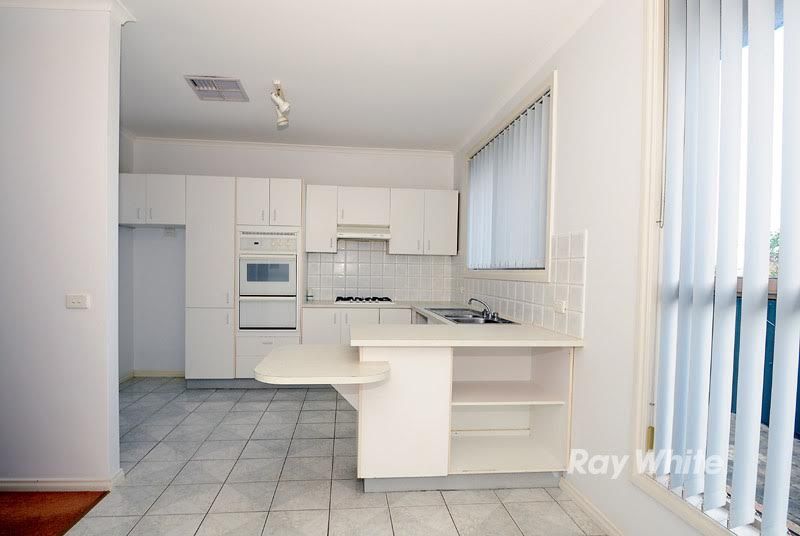 2/8 Woomera Avenue, Keysborough, VIC 3173