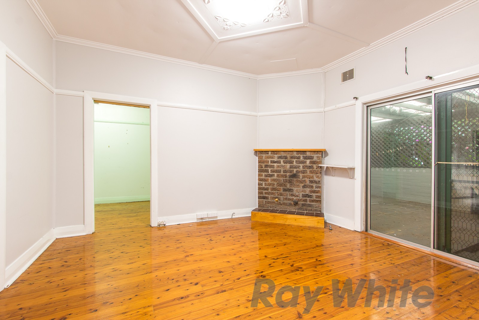 2 Potter Close, Fennell Bay, NSW 2283