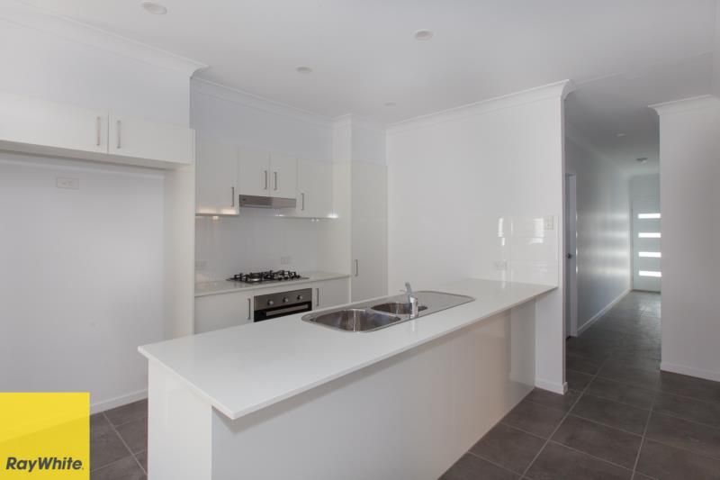 5 Mount Glorious Street, Park Ridge, QLD 4125