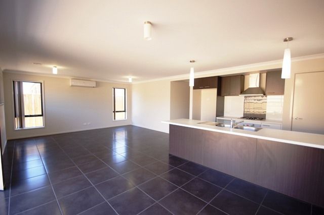 21 Markbeech Crescent, Officer, VIC 3809