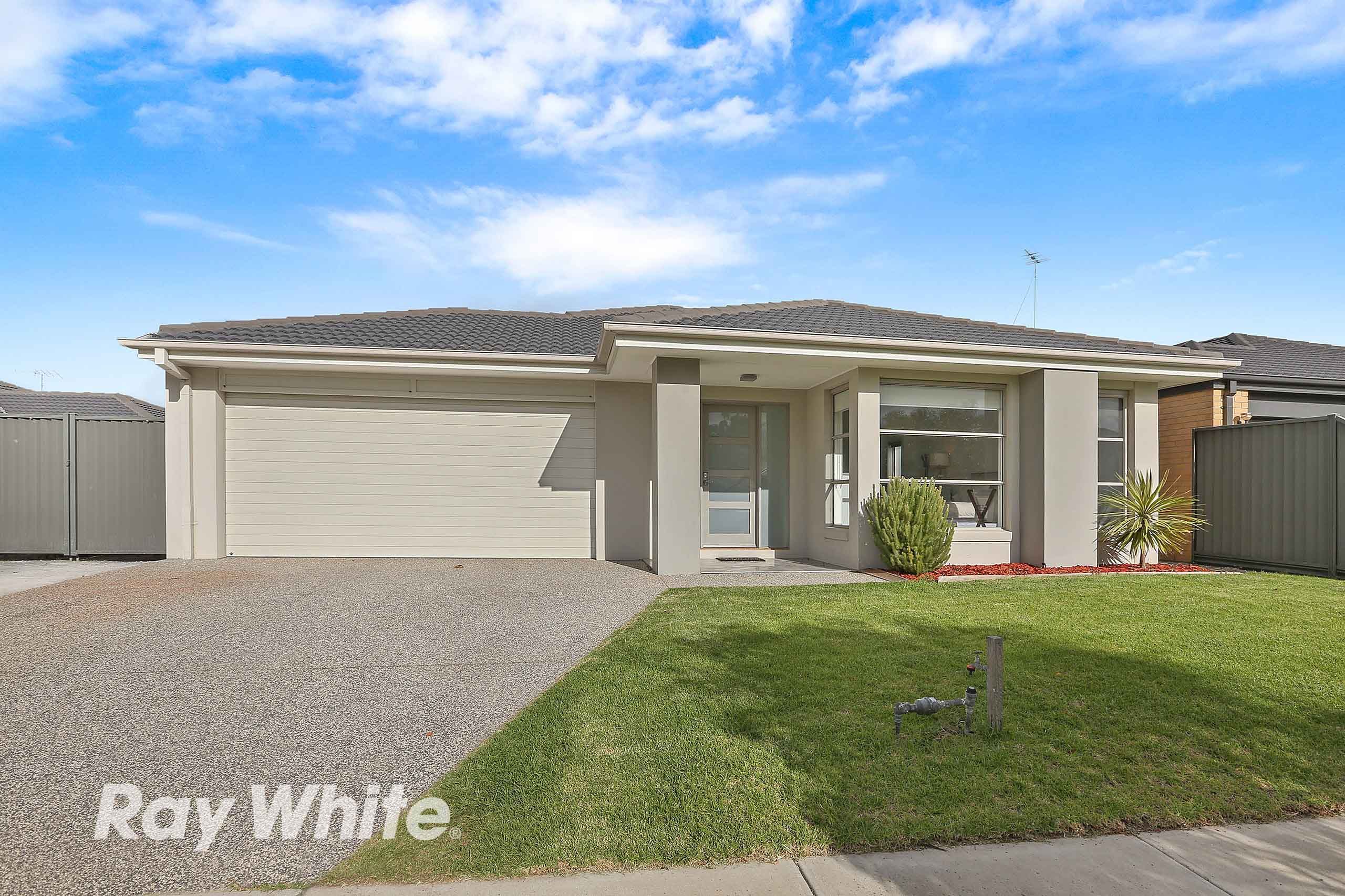 49 Grand Lakes Way, Lara, VIC 3212
