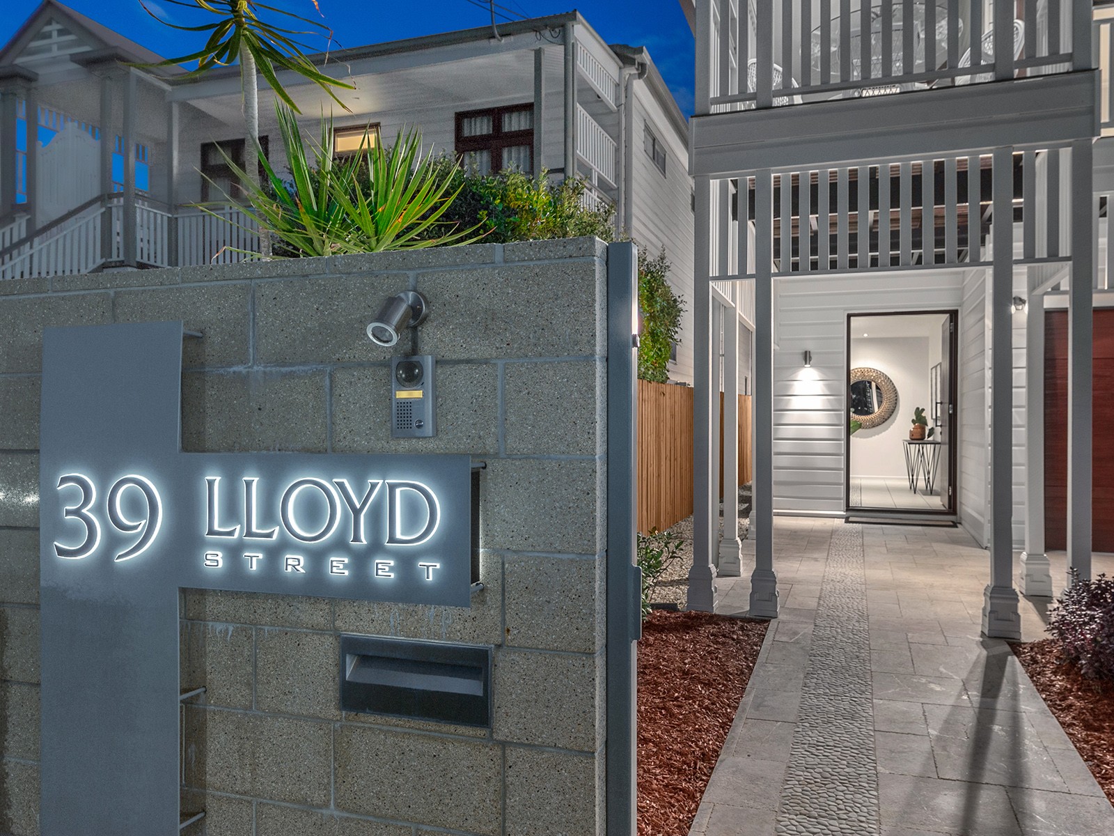 39 Lloyd Street, Camp Hill, QLD 4152