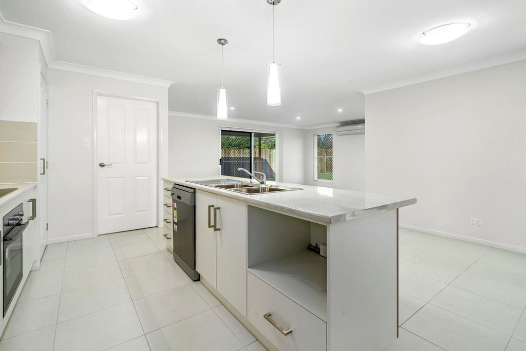 61 Entabeni Drive, Kearneys Spring, QLD 4350