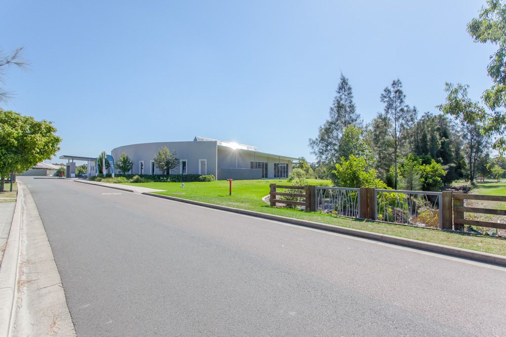 10 Lorikeet Circuit, FULLERTON COVE, NSW 2318