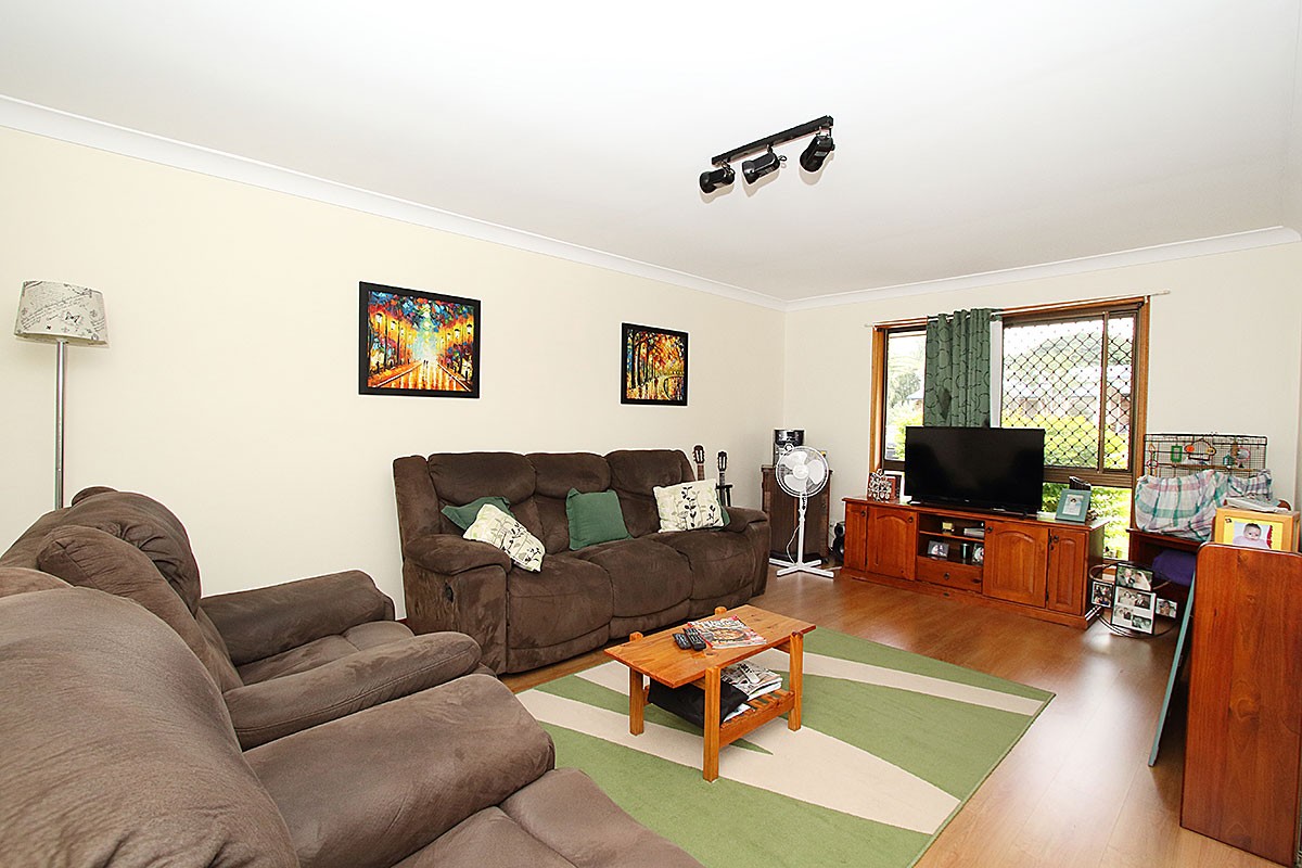 12 Cresthill, Regents Park, QLD 4118