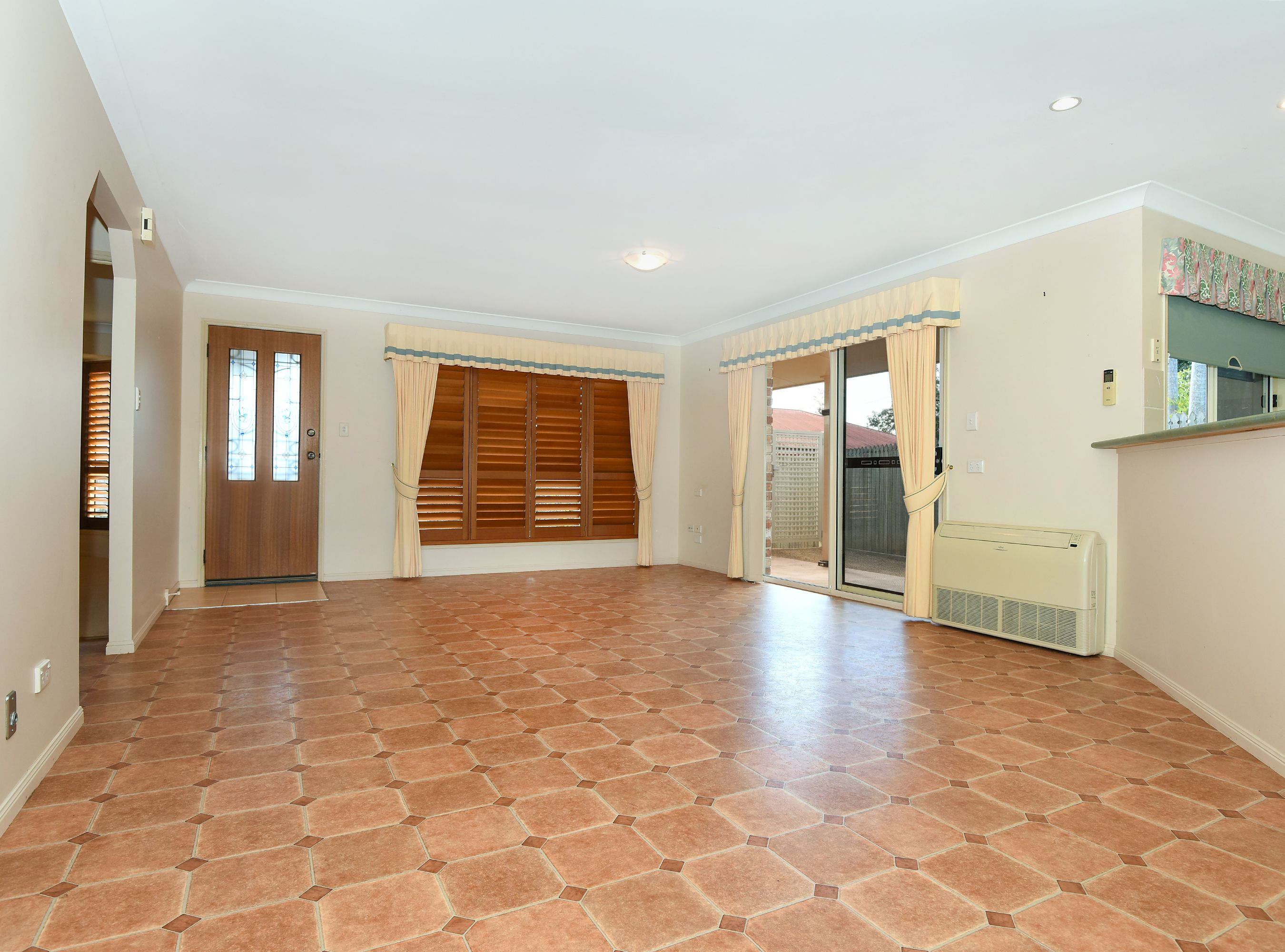 Unit 2/44 Hunter Street, Centenary Heights, QLD 4350