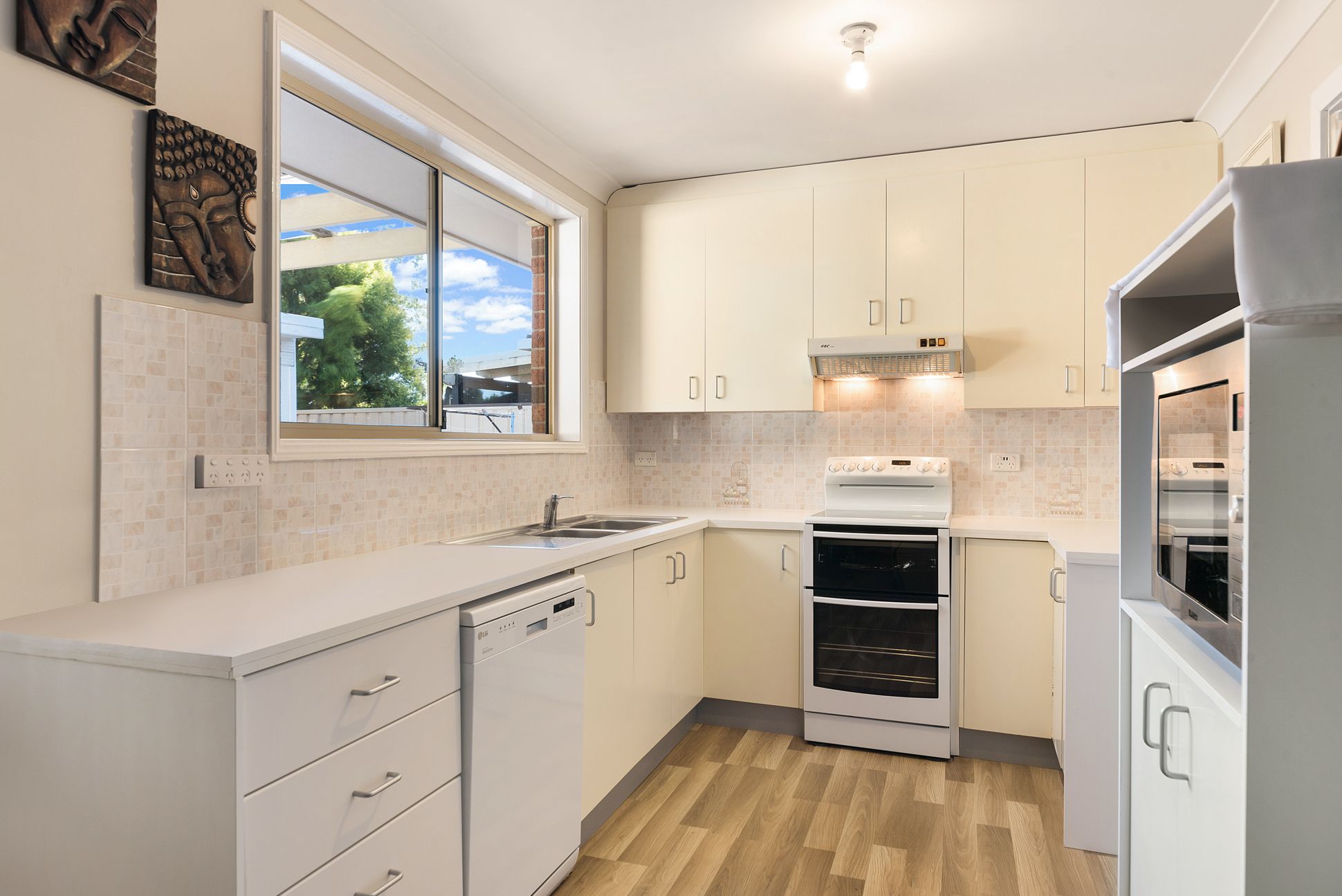 1/32 Bensley Road, Macquarie Fields, NSW 2564