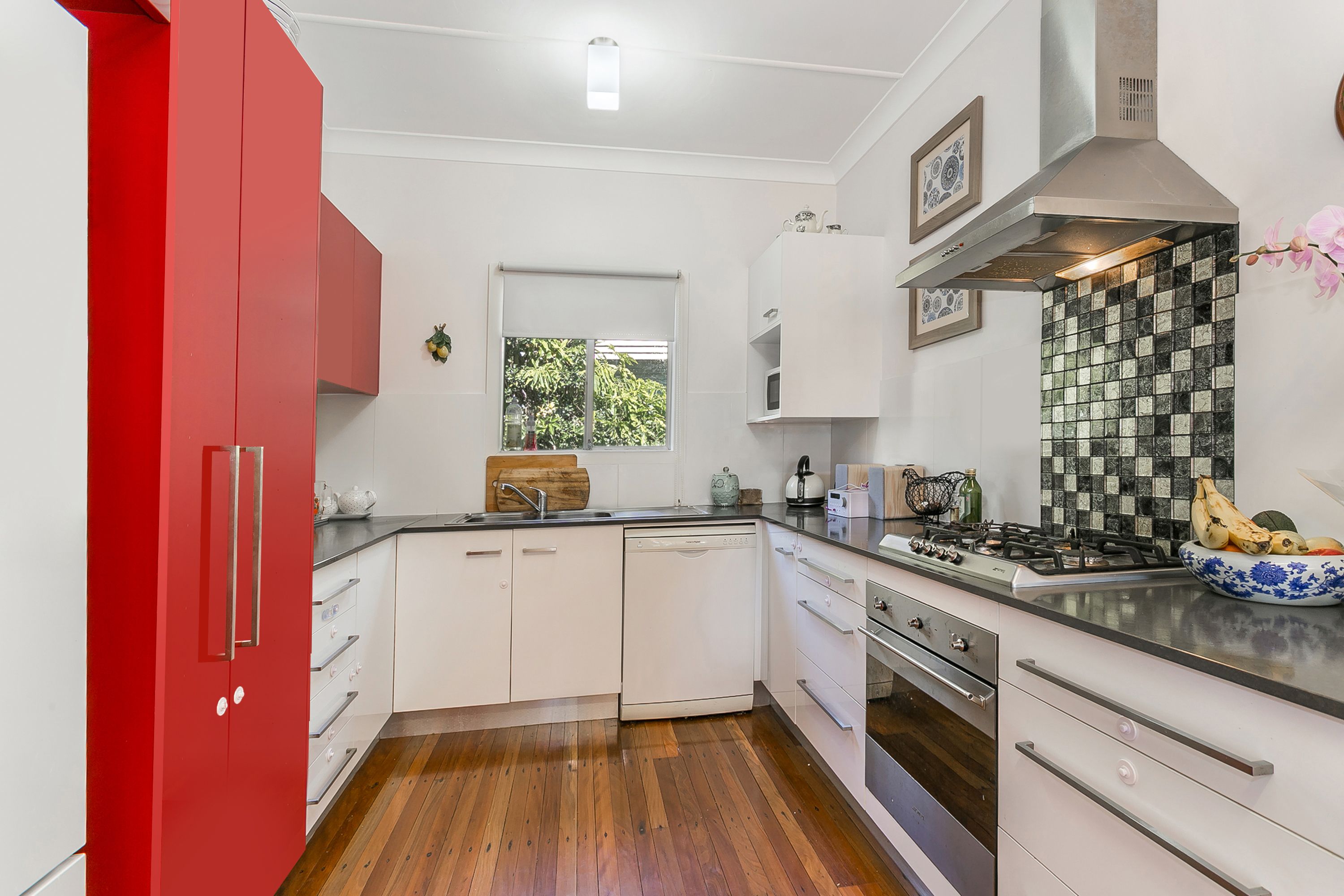 1 Haldane Street, Graceville, QLD 4075