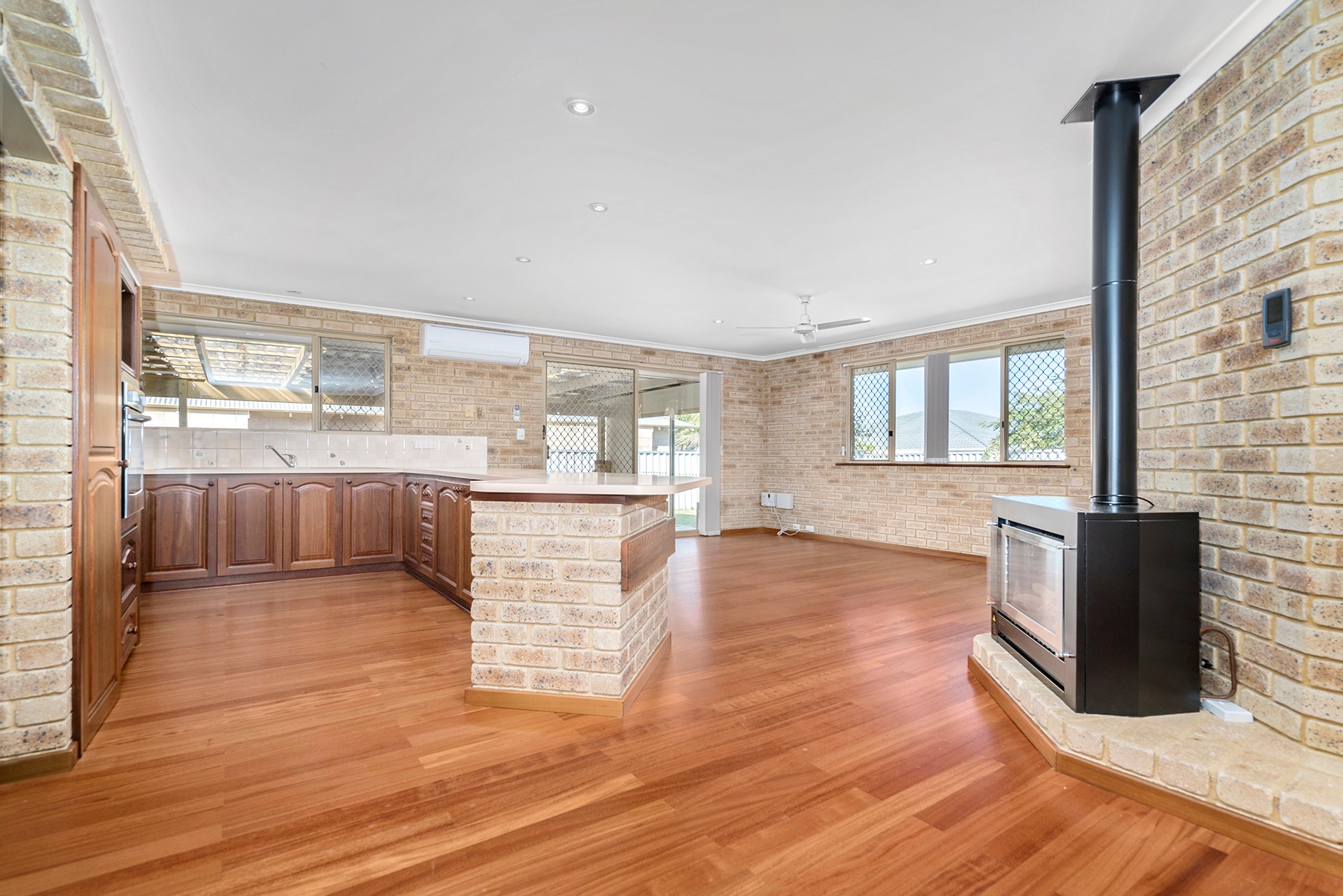 4 Torquay Place, Tarcoola Beach, WA 6530