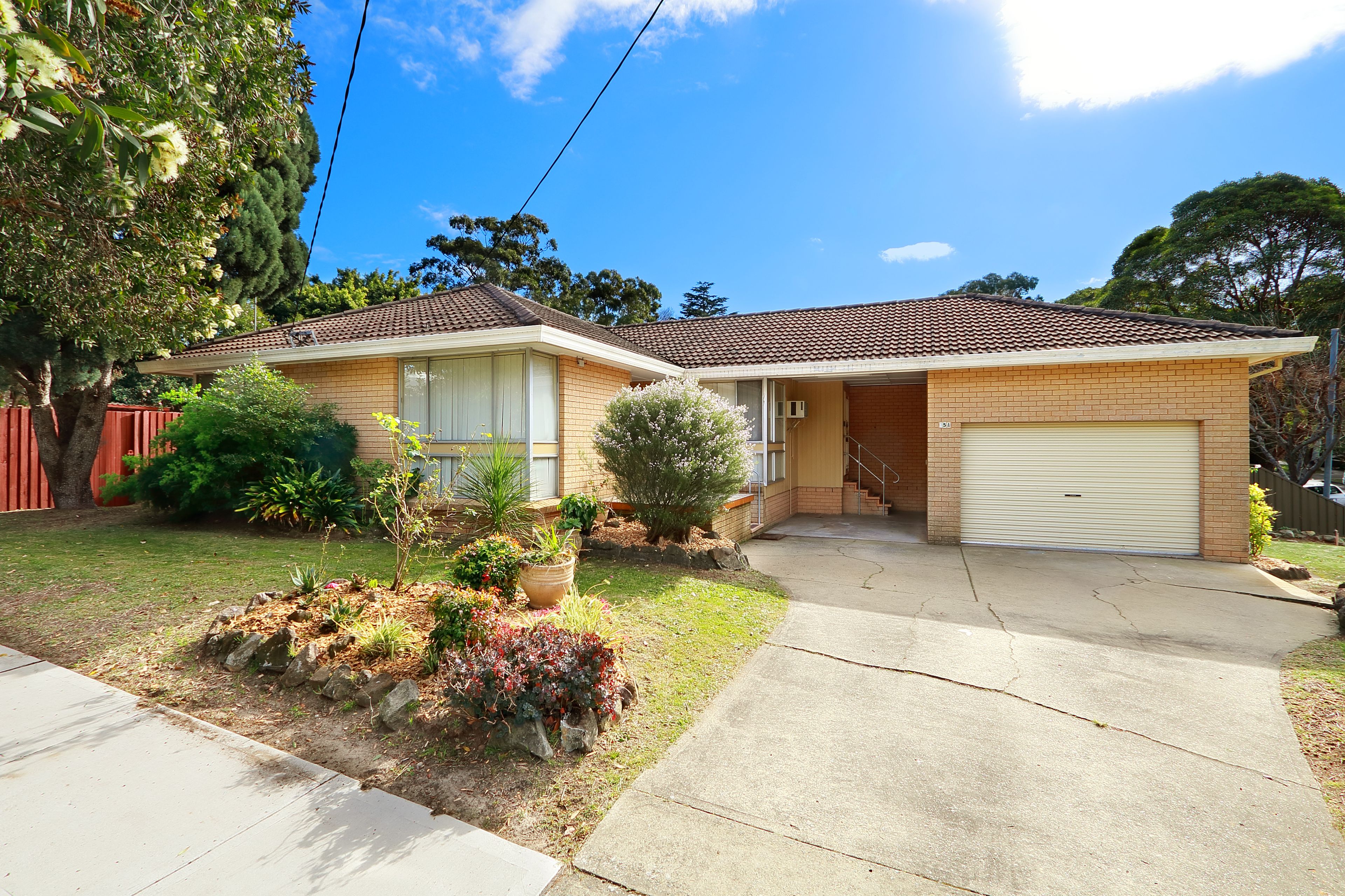 42 Waratah Street