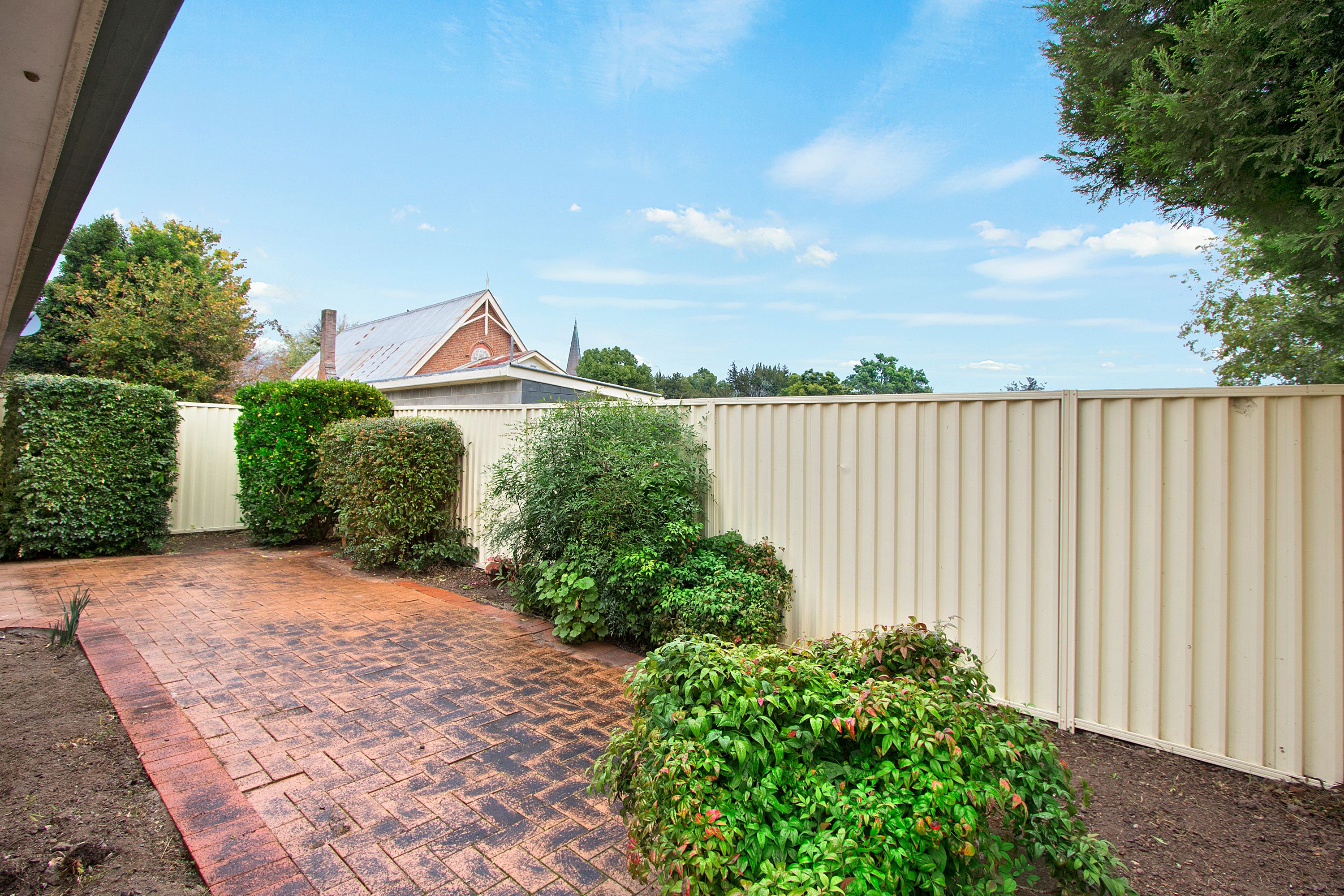 2/343 Windsor Street, Richmond, NSW 2753