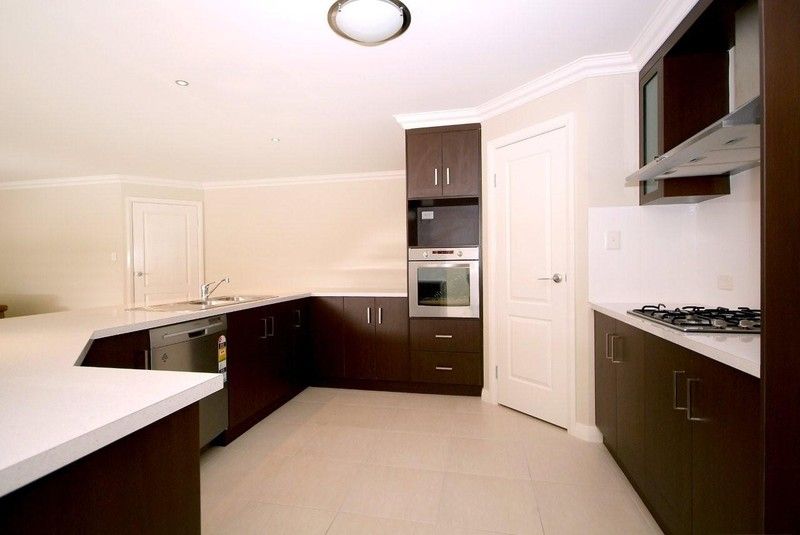 9 Saba Court, Middle Ridge, QLD 4350