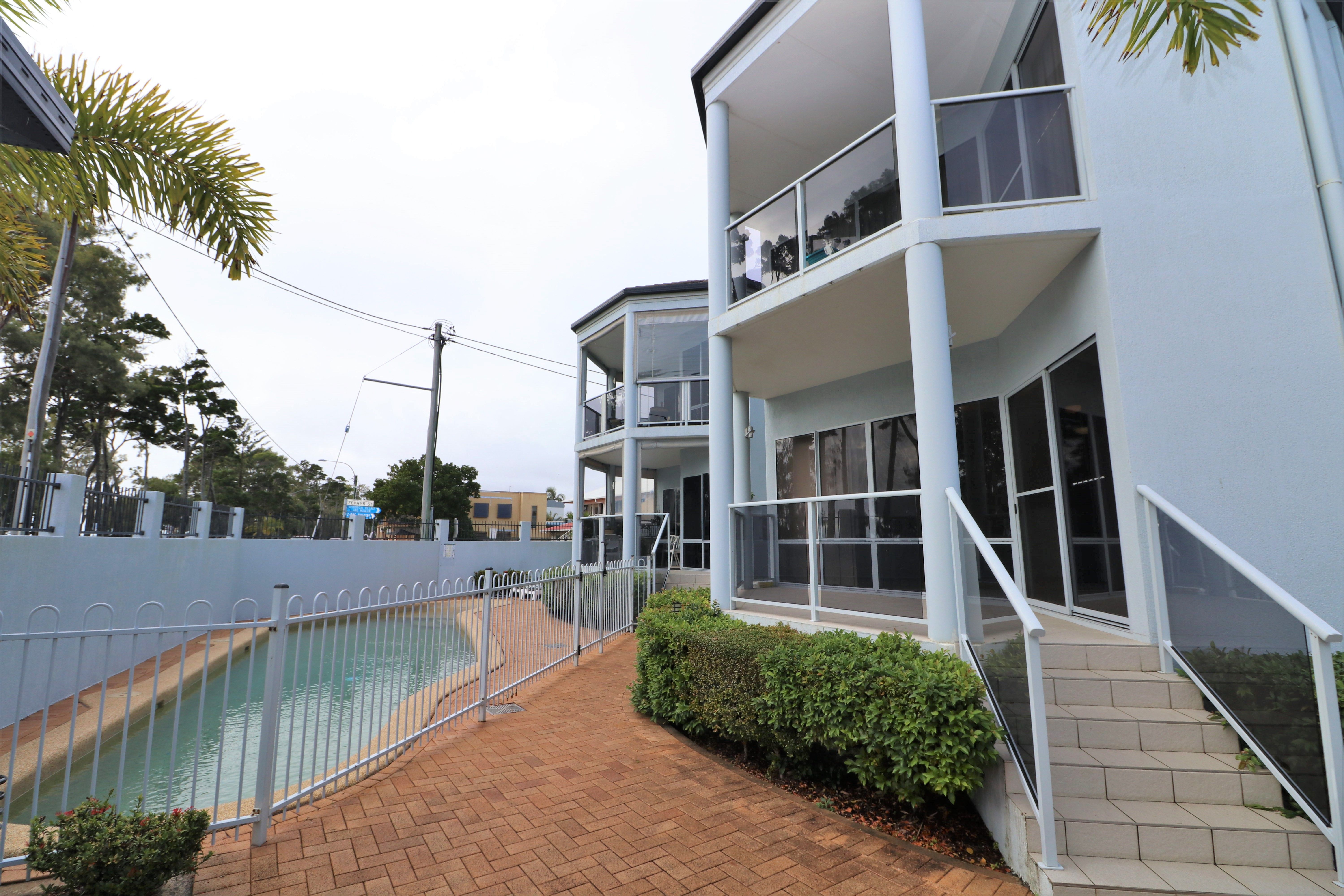 2/320 Esplanade (Latitude 25), SCARNESS, QLD 4655