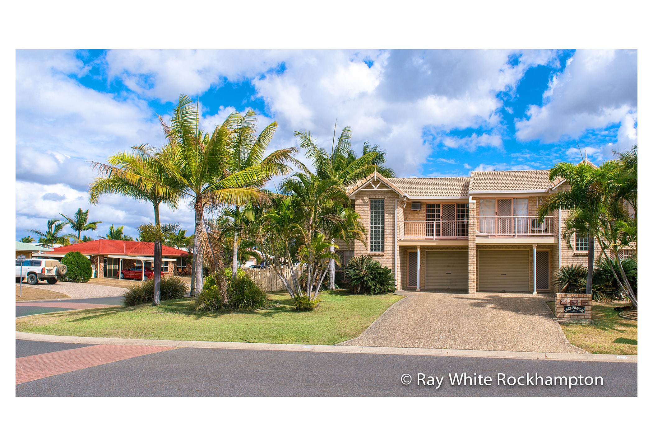 1/2 Kawana Close, Kawana, QLD 4701