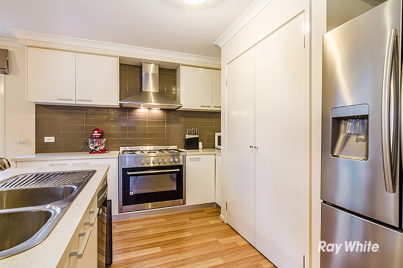 6 Karabair Street, Clyde North, VIC 3978