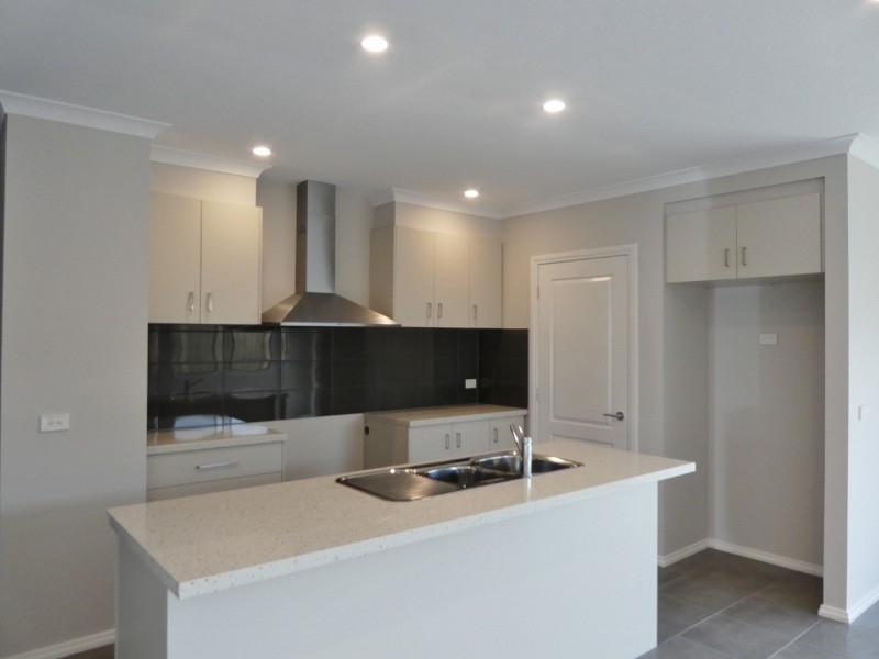 13 Trueman Street, Cranbourne West, VIC 3977