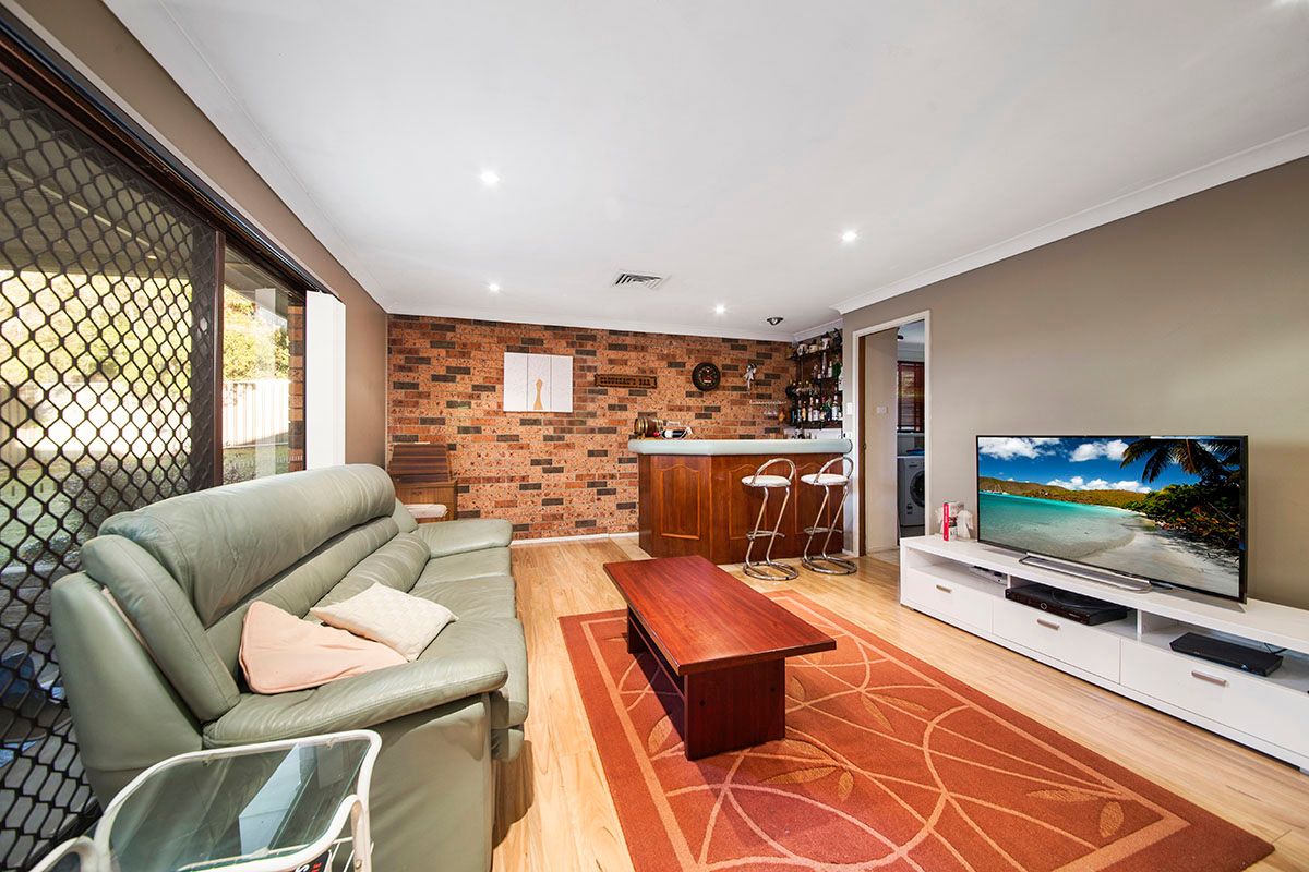 8 Blackwattle Place, Alfords Point, NSW 2234