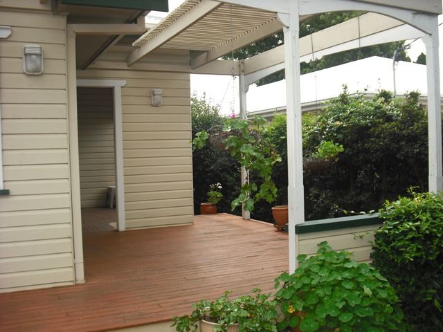 11 Simla Street, Mount Lofty, QLD 4350