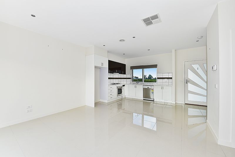 3/10 Dhemre Place, Dallas, VIC 3047